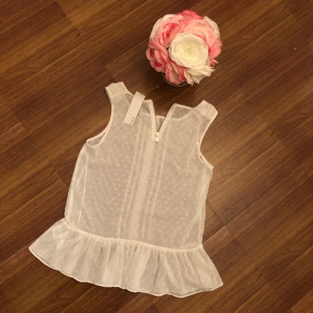 ELLE top with zipper.